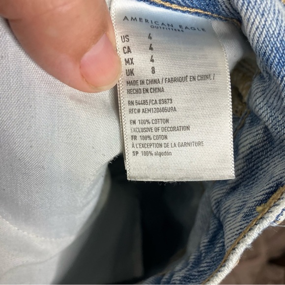 American Eagle Outfitters mom shorts light wash destroyed dem women’s size 4 - Picture 7 of 8